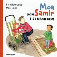 Moa och Samir i lekparken by Siv Widerberg